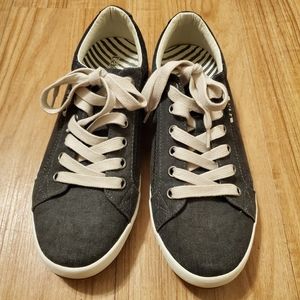 Taos Star sneakers in charcoal, size 8